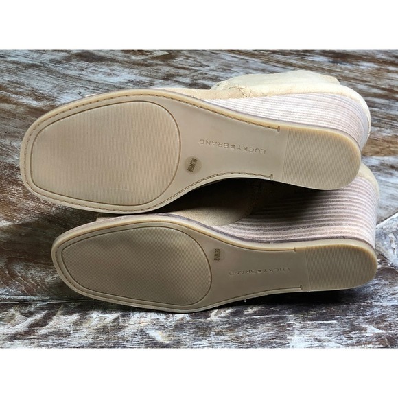 Lucky Brand Lureli Sandal Peep Toe Wedge Tan NEW 8.5 US - Picture 5 of 7